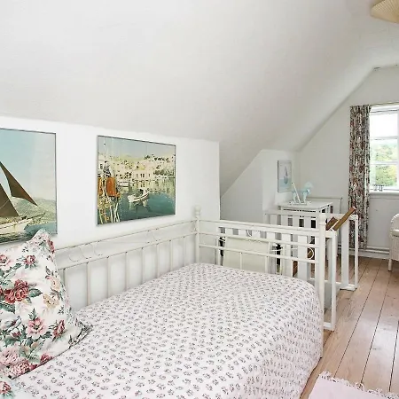 5 Person In Skagen-by Traum