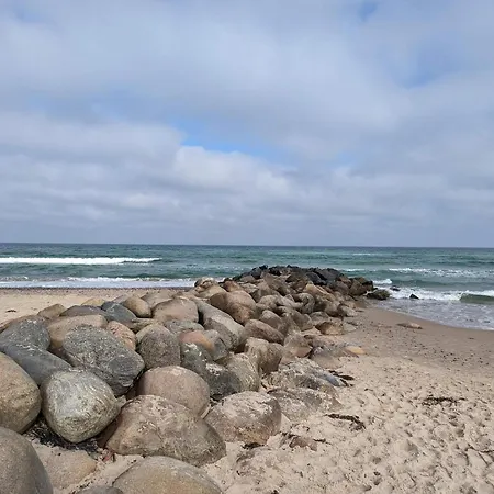 5 Person In Skagen-by Traum