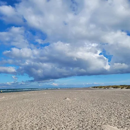5 Person In Skagen-by Traum